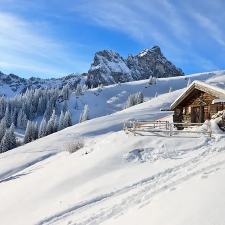 Alpenstern Apartment *